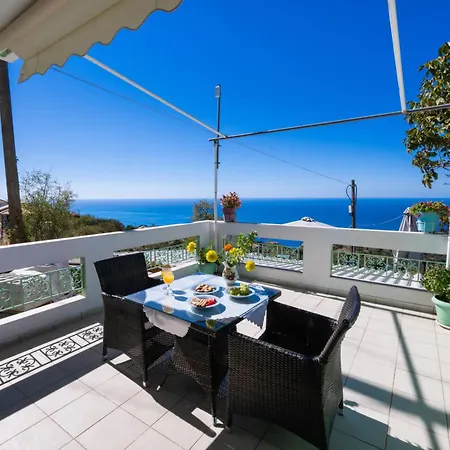 Sunset Bella Vista 公寓