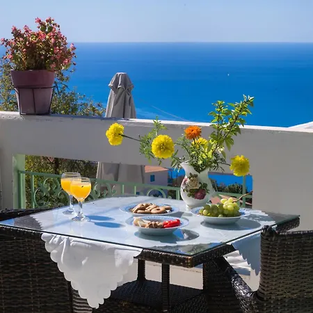 Sunset Bella Vista * Athánion